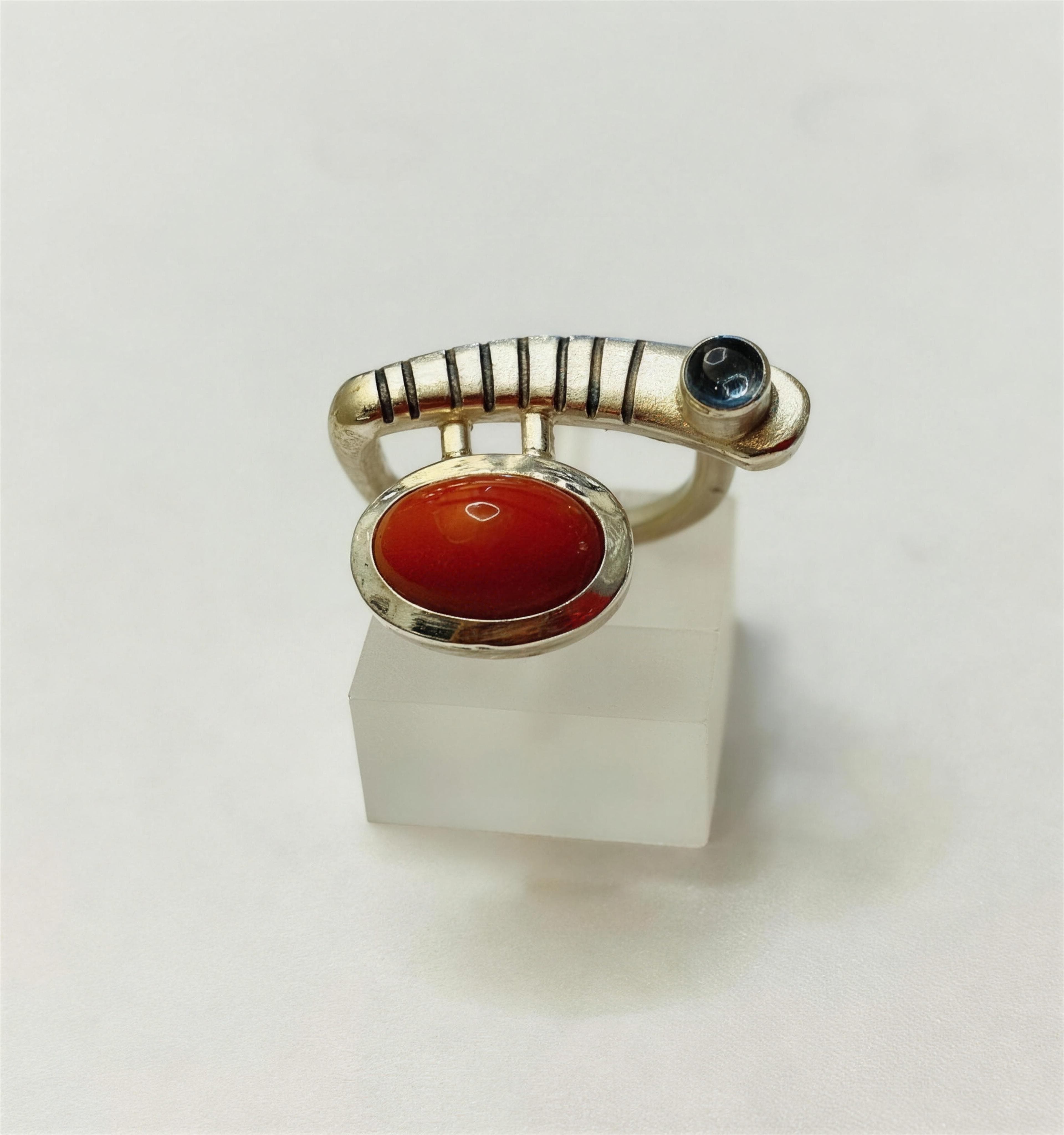 Jewellery by Sofie Vanoosthuyse